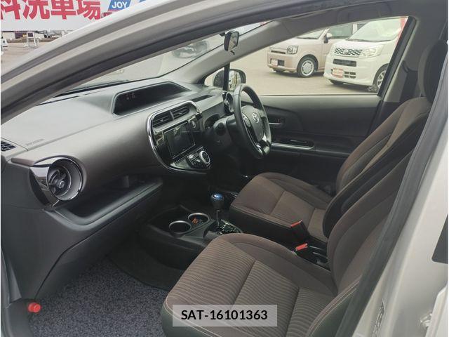 Toyota AQUA 2017-12 7960481-11