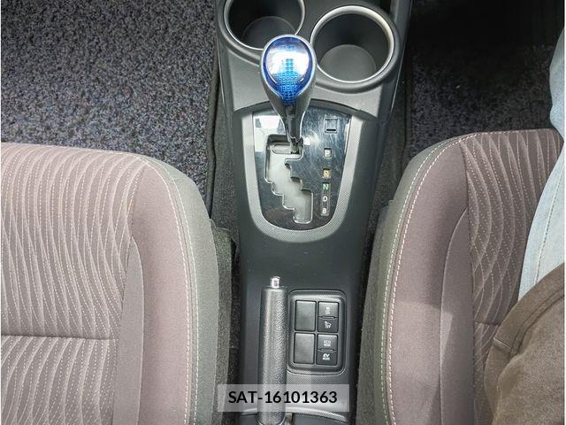 Toyota AQUA 2017-12 7960481-16