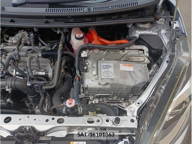 Toyota AQUA 2017-12 7960481-23