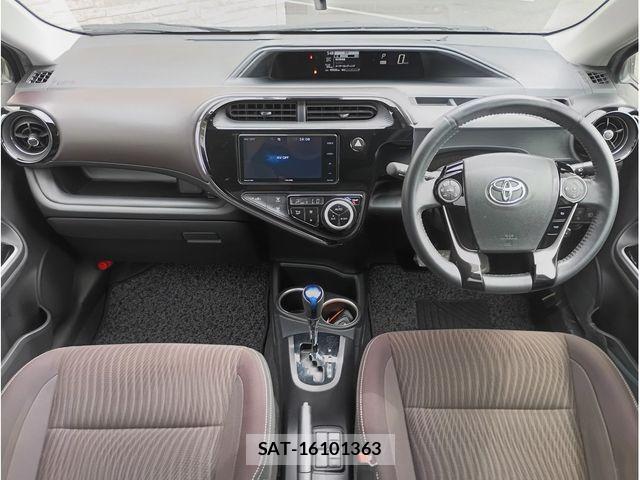 Toyota AQUA 2017-12 7960481-4