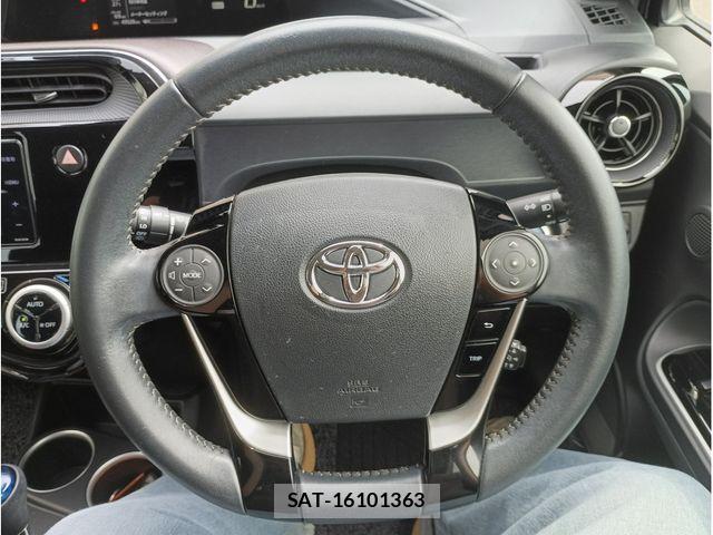Toyota AQUA 2017-12 7960481-6