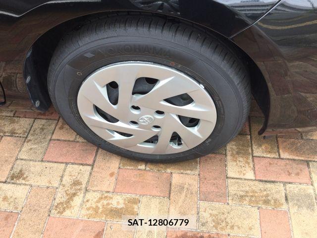 Toyota AQUA 2017-06 7960480-17