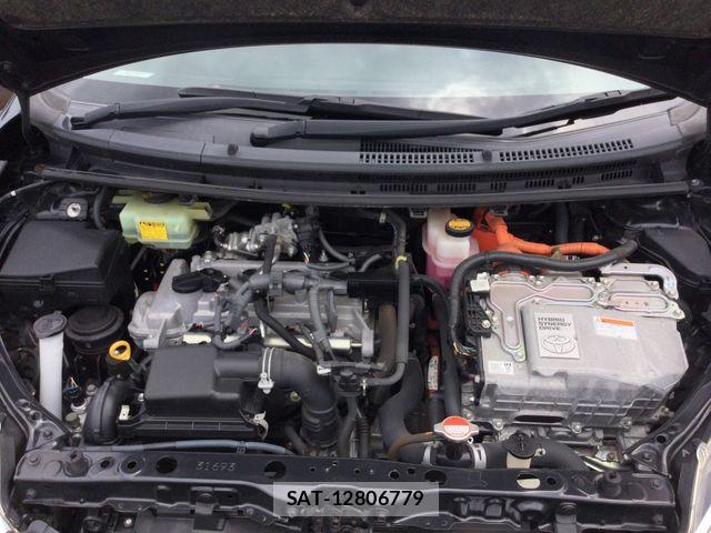Toyota AQUA 2017-06 7960480-18