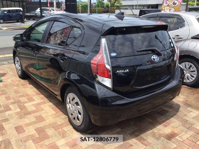 Toyota AQUA 2017-06 7960480-4