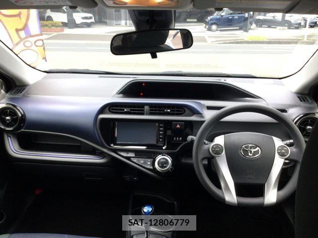 Toyota AQUA 2017-06 7960480-5