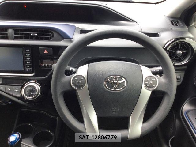 Toyota AQUA 2017-06 7960480-6