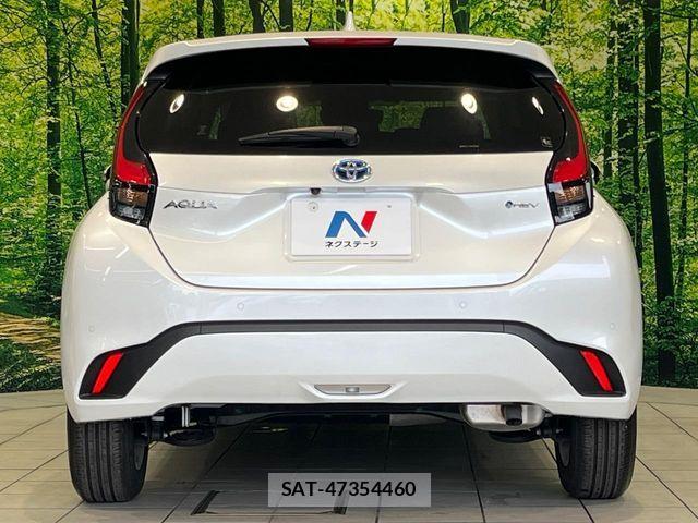 Toyota AQUA 2024-08 7960465-14