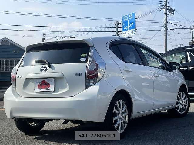 Toyota AQUA 2012-03 7960494-2