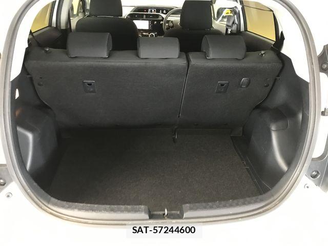 Toyota AQUA 2018-11 7960478-10
