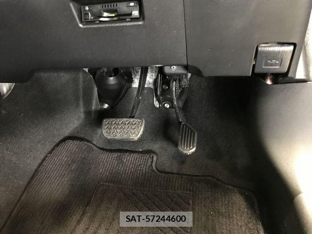 Toyota AQUA 2018-11 7960478-16