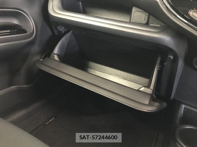 Toyota AQUA 2018-11 7960478-17