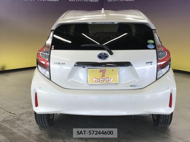 Toyota AQUA 2018-11 7960478-3