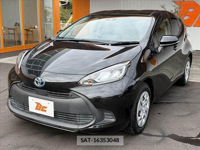 Toyota AQUA 2021-11 7960479-9