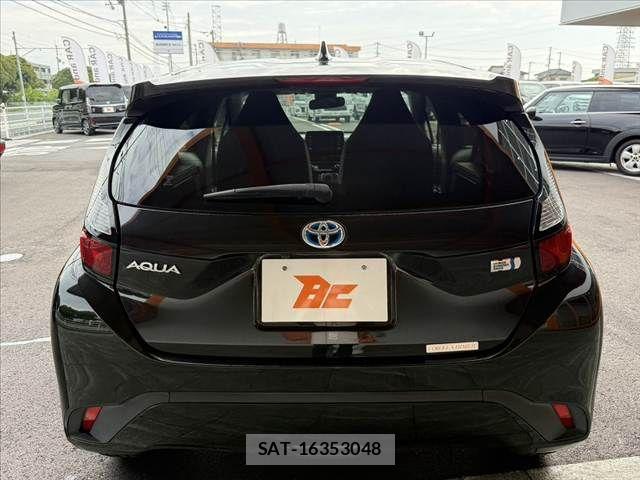 Toyota AQUA 2021-11 7960479-13