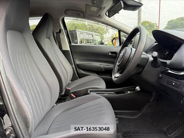 Toyota AQUA 2021-11 7960479-15