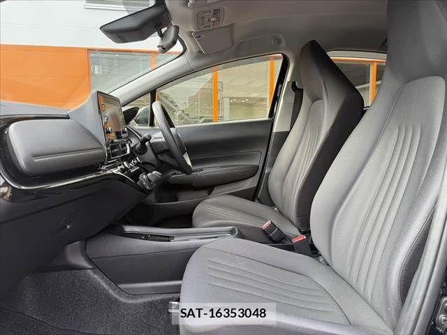 Toyota AQUA 2021-11 7960479-16