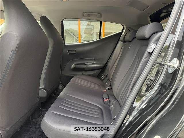 Toyota AQUA 2021-11 7960479-18