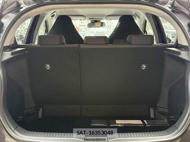 Toyota AQUA 2021-11 7960479-19
