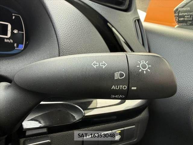 Toyota AQUA 2021-11 7960479-24