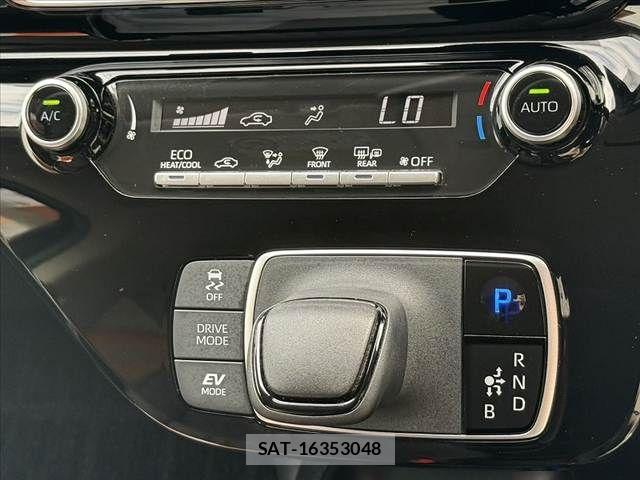 Toyota AQUA 2021-11 7960479-28