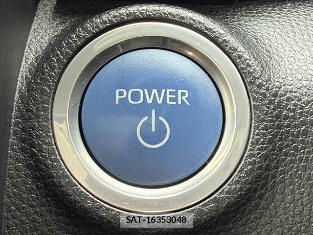 Toyota AQUA 2021-11 7960479-6