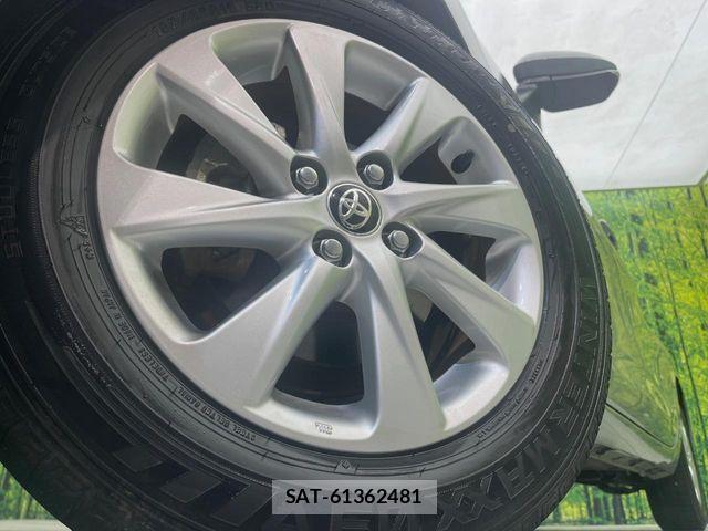 Toyota AQUA 2021-07 7978466-12