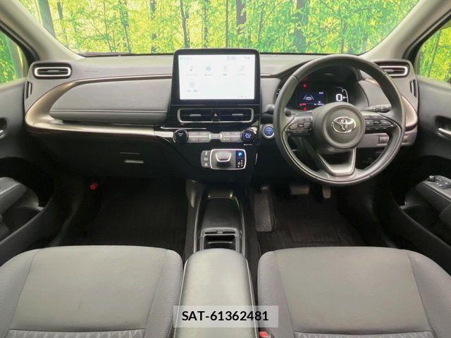Toyota AQUA 2021-07 7978466-1