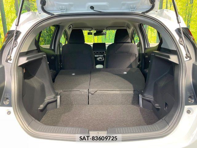 Toyota AQUA 2022-01 7978461-9
