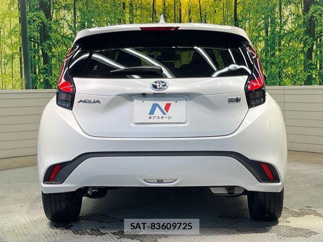 Toyota AQUA 2022-01 7978461-14