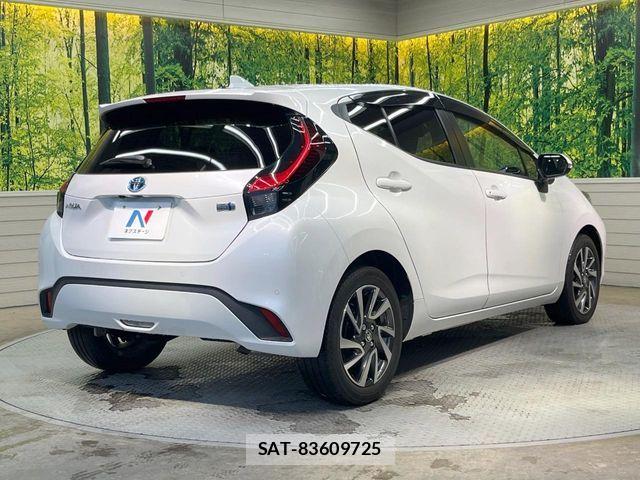 Toyota AQUA 2022-01 7978461-16
