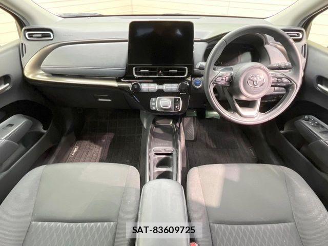 Toyota AQUA 2022-01 7978461-1