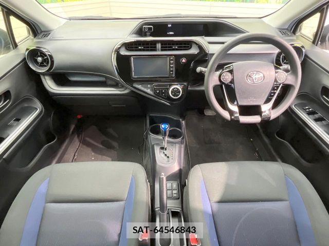 Toyota AQUA 2021-06 7978473-1