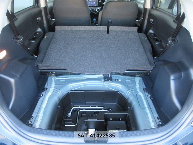 Toyota AQUA 2019-03 7978475-18