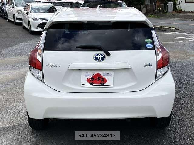 Toyota AQUA 2017-03 7978474-2