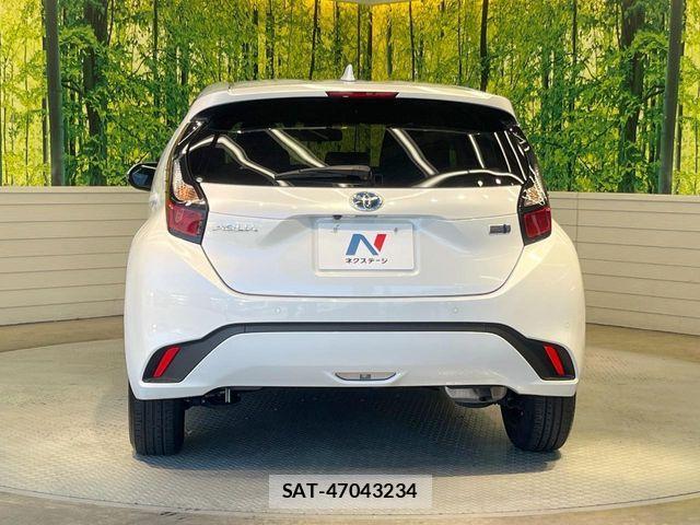 Toyota AQUA 2023-02 7978463-14