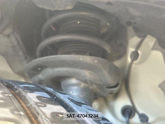 Toyota AQUA 2023-02 7978463-19