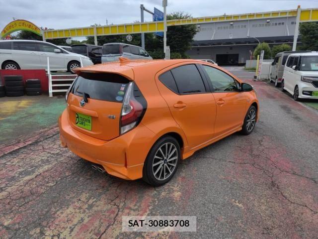 Toyota AQUA 2019-03 7978469-10