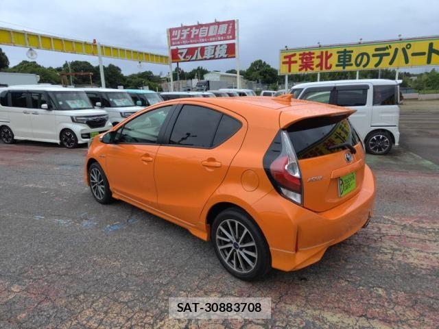 Toyota AQUA 2019-03 7978469-11