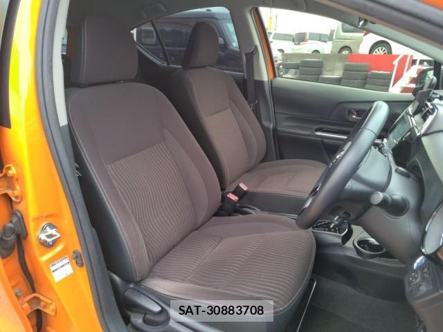 Toyota AQUA 2019-03 7978469-12