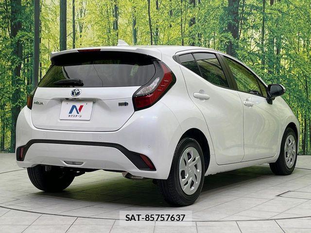 Toyota AQUA 2023-11 7978462-16