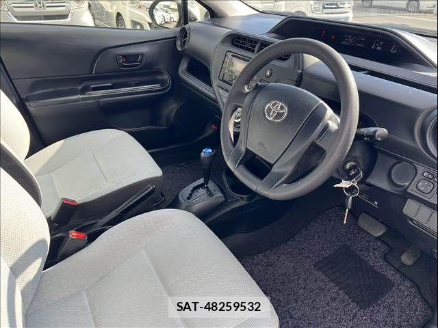 Toyota AQUA 2021-04 7978479-12