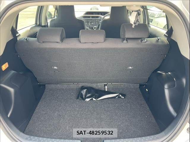 Toyota AQUA 2021-04 7978479-16