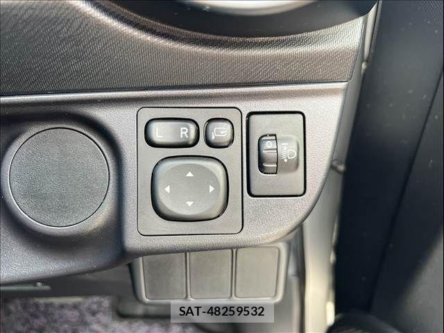 Toyota AQUA 2021-04 7978479-20