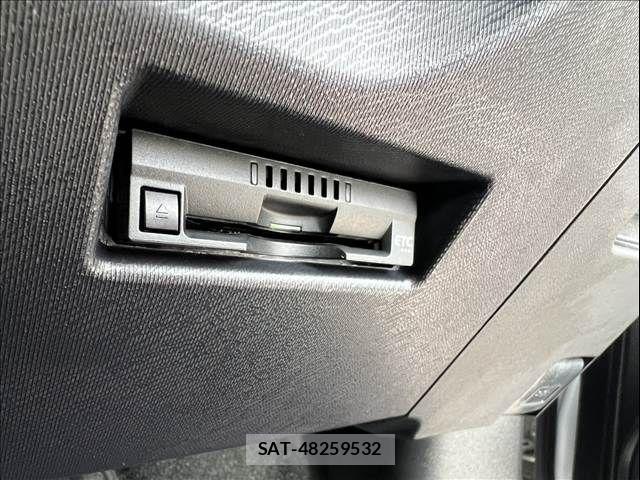 Toyota AQUA 2021-04 7978479-23