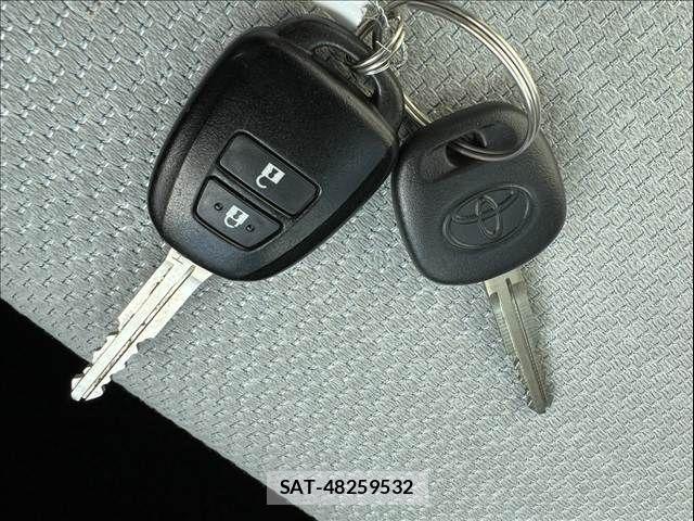Toyota AQUA 2021-04 7978479-25