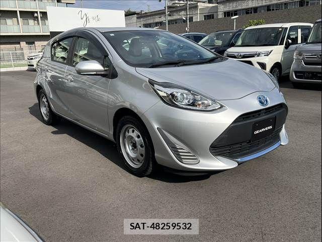 Toyota AQUA 2021-04 7978479-4