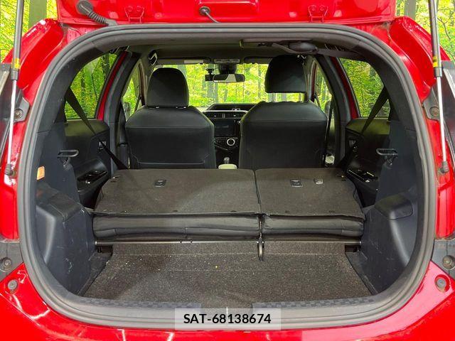 Toyota AQUA 2019-06 7978468-9