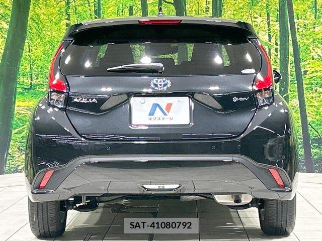 Toyota AQUA 2024-08 7978460-14