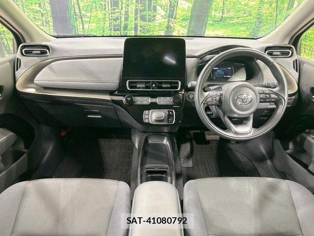Toyota AQUA 2024-08 7978460-1