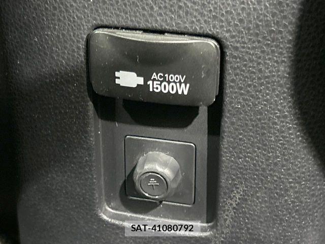 Toyota AQUA 2024-08 7978460-5